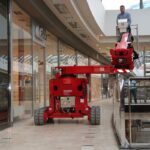 Самохідна вишка Teupen LEO12T в частковому розгортанні