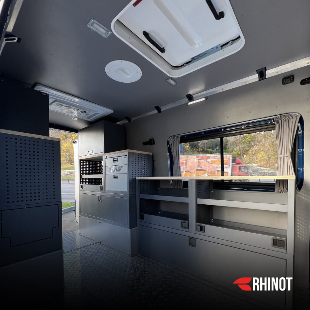 Автолабораторія на базі Volkswagen Crafter робоча зона