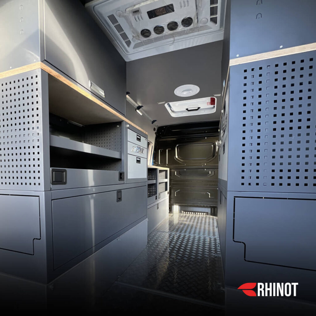 Автолабораторія на базі Volkswagen Crafter вид салону